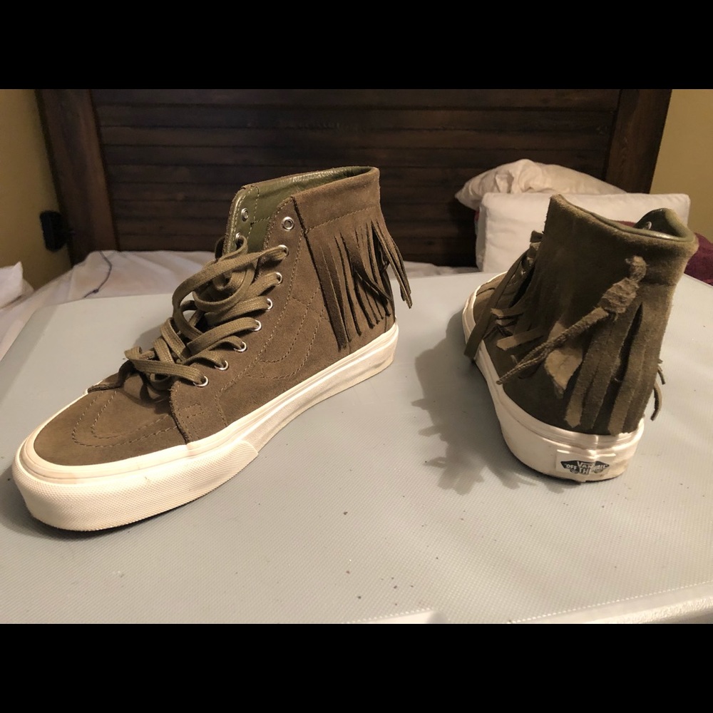 Vans - Picture 2 of 2